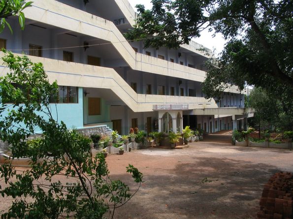 "Mammy Govaere" main block